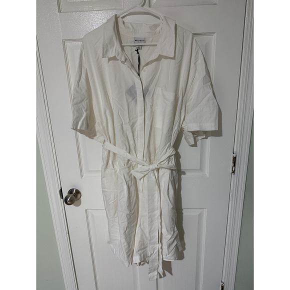 AVA & VIV White Romper Womens 3X Collared Button Down Tie Waist Casual - Picture 1 of 3